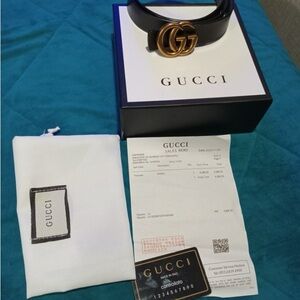 Unisex Black Leather Gucci Belt with Gold Buckle